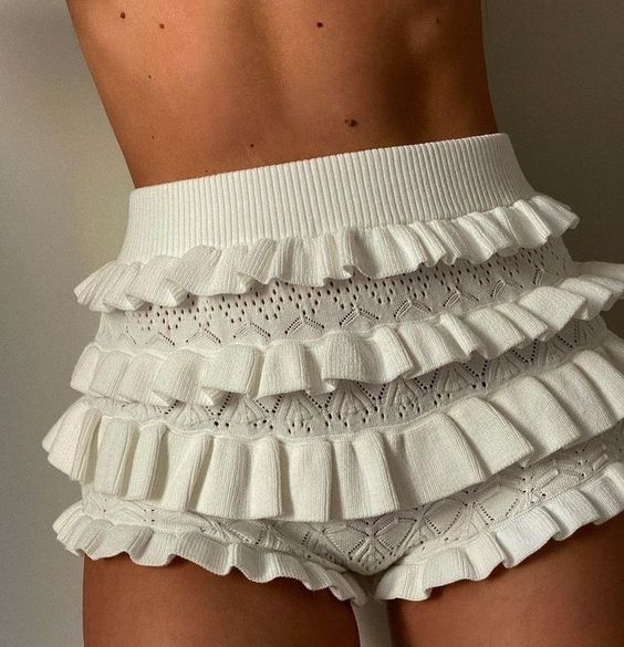 Bolo Ruffle Short